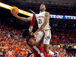 Joseph Goodman: Bruising Auburn flexes on Arkansas, SEC